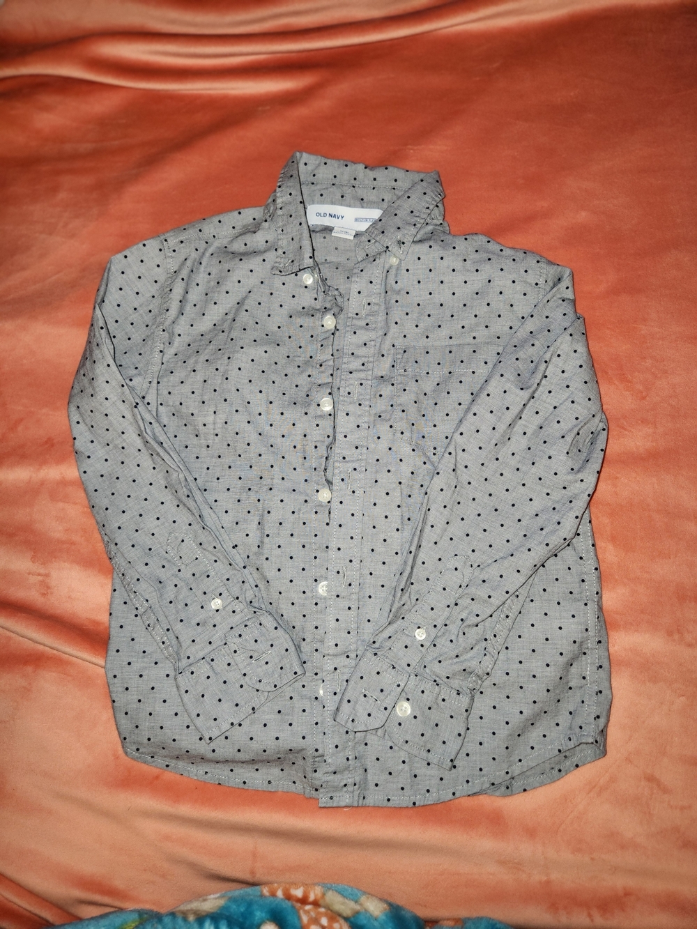 Old Navy Boys Grey Long-Sleeve Button-Down Shirt with Black Dot Print Size 8